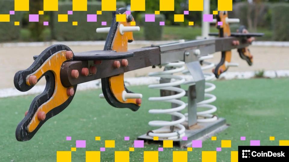 Bitcoin swings trigger rare split liquidation as longs and shorts both get hit