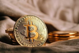 EU Expands Sanctions, Fully Bans Russian Crypto Platforms & CBDC