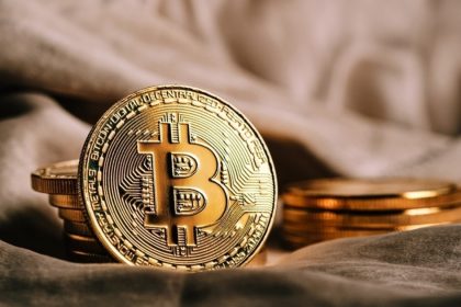 EU Expands Sanctions, Fully Bans Russian Crypto Platforms & CBDC